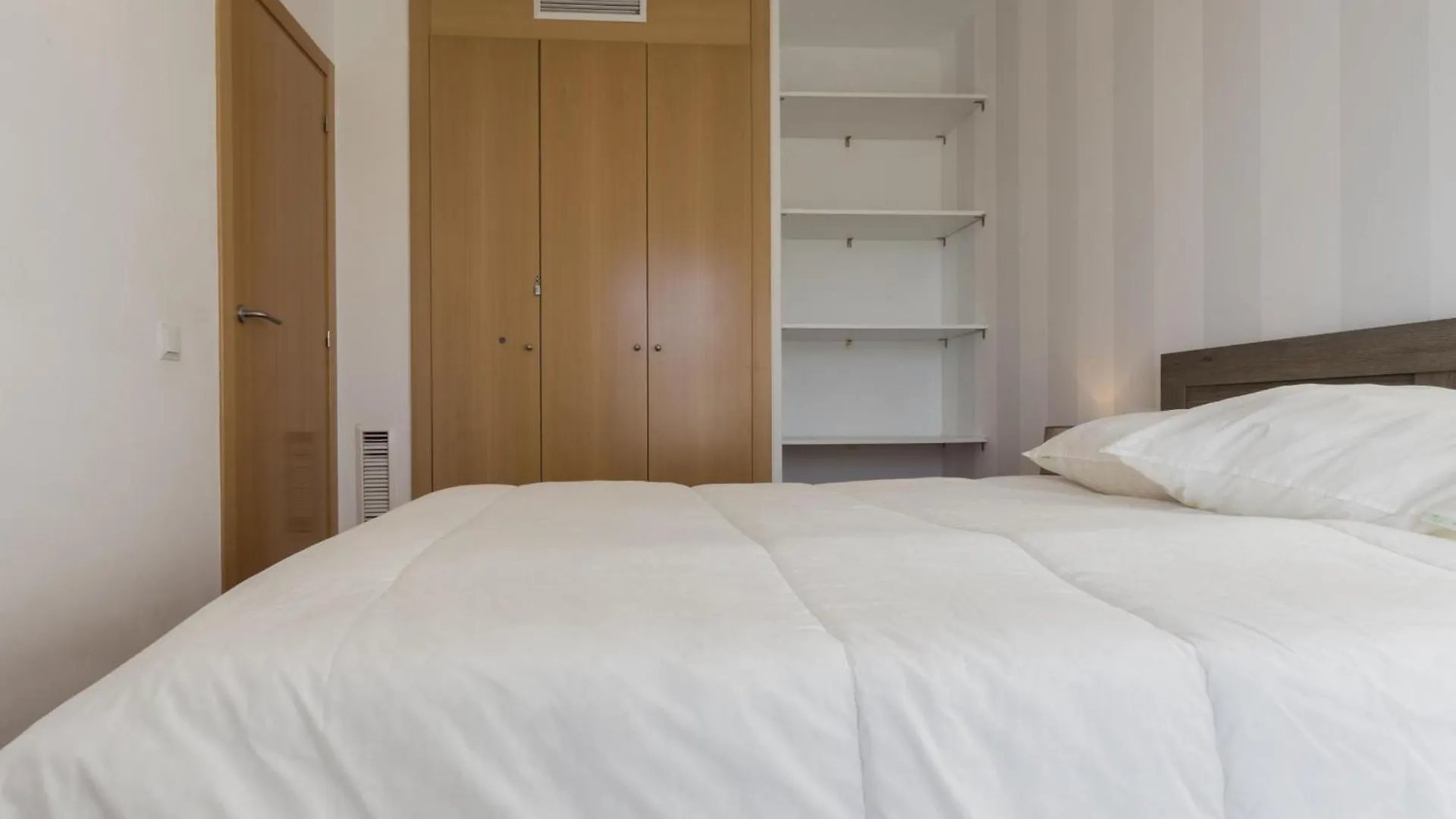 Apartamento A 30M De La Playa De Riells, Para 4 Personas, Con Terraza Y Parking. - Es-325-14 톨로엘라데몽트그리 스페인