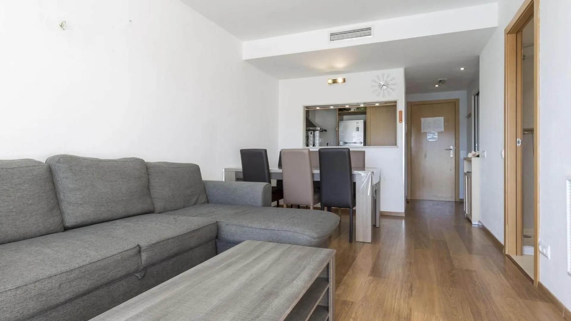 Apartamento A 30M De La Playa De Riells, Para 4 Personas, Con Terraza Y Parking. - Es-325-14 托罗埃利亚-德蒙特格里 0*,  西班牙