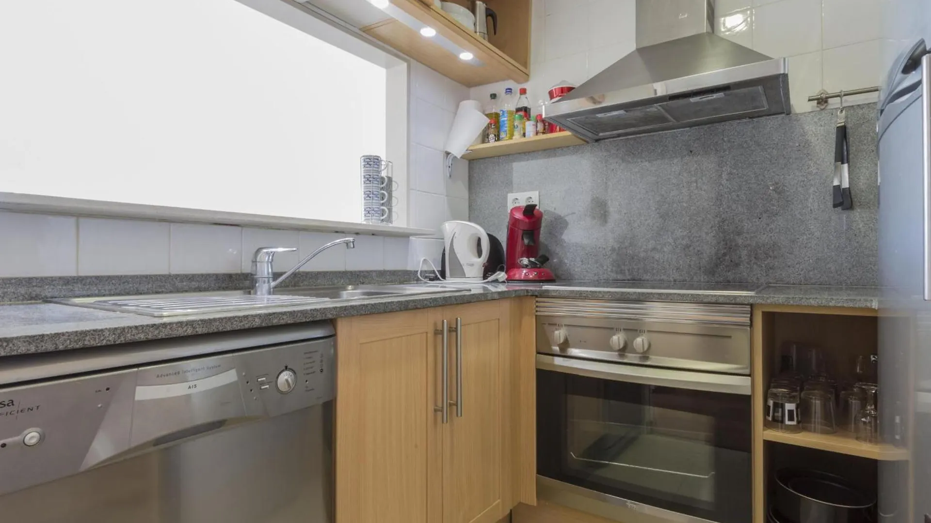 Apartamento A 30M De La Playa De Riells, Para 4 Personas, Con Terraza Y Parking. - Es-325-14 托罗埃利亚-德蒙特格里