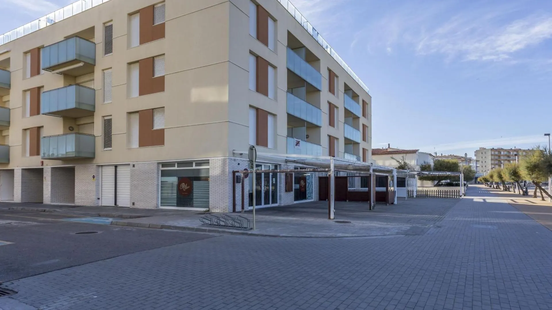 Apartamento A 30M De La Playa De Riells, Para 4 Personas, Con Terraza Y Parking. - Es-325-14 托罗埃利亚-德蒙特格里 公寓